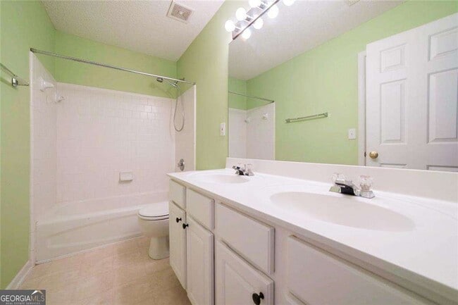 Building Photo - 3495 Ridgefair Dr