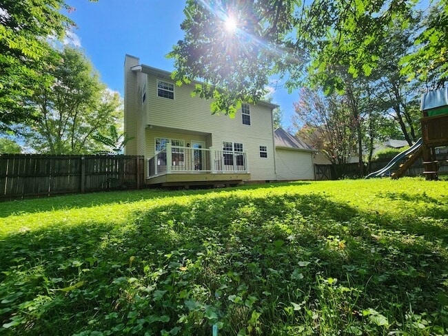 Building Photo - 1680 Barrywood Cir E