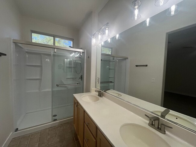 Building Photo - single story, 3 bed, 2 bath, 2 car garage in gated community in Summerlin