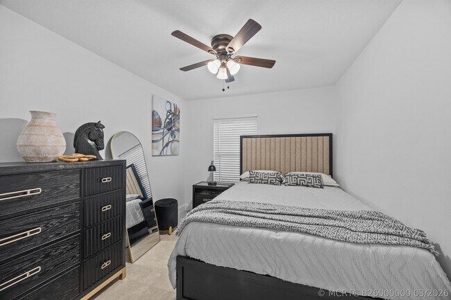 Building Photo - 2400 Seaford Dr