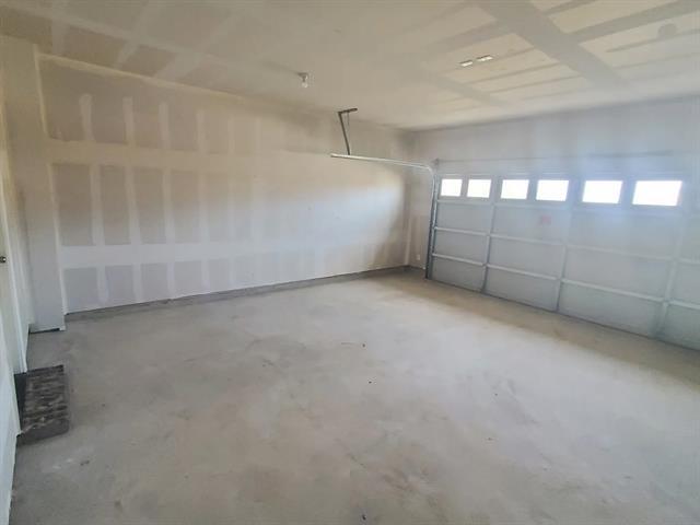 Building Photo - 2002 Prairie Ln