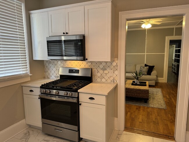 Building Photo - 2BR/1BA Home in Carolina Place!  $1,825/mo...