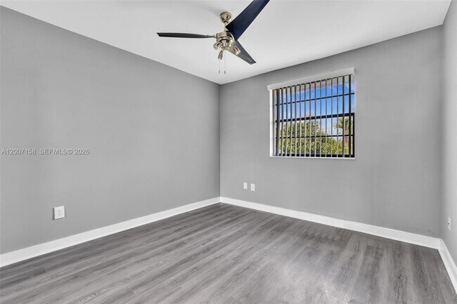 Building Photo - 14212 NE 4th Ave