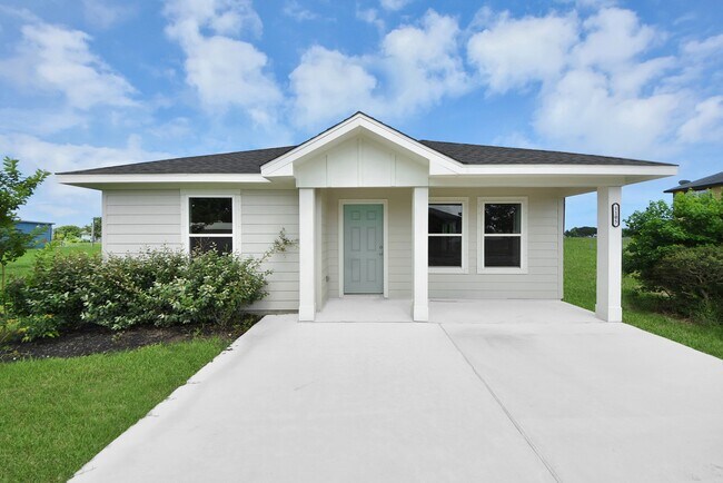 Building Photo - 1105 W Bayshore Dr