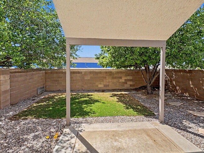 Building Photo - 6501 San Antonio Dr NE