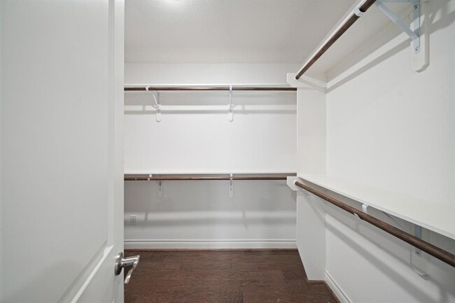 Building Photo - 4427 Sarong Dr