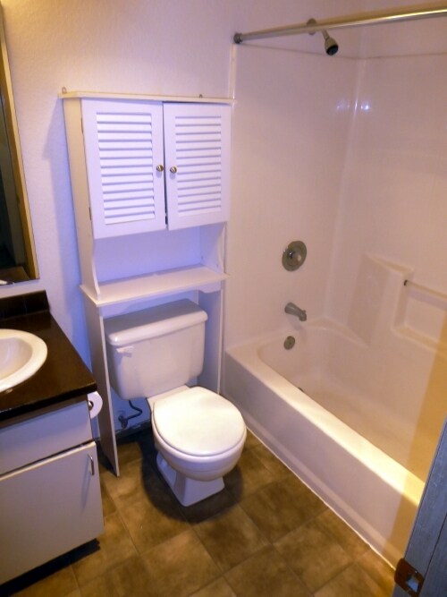 Building Photo - Pinehurst West - 1 bedroom