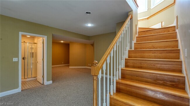 Building Photo - 158 Chelsea Cove