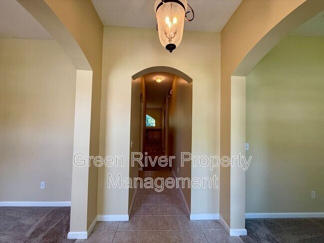 Building Photo - 8716 Canopy Oaks Dr