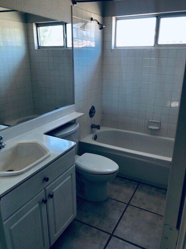 Building Photo - WONDERFUL 2 STORY HOME IN THE HEART OF GREEN VALLEY 3 BED 2.5 BATH BEAUTIFULLY LANDSCAPED!