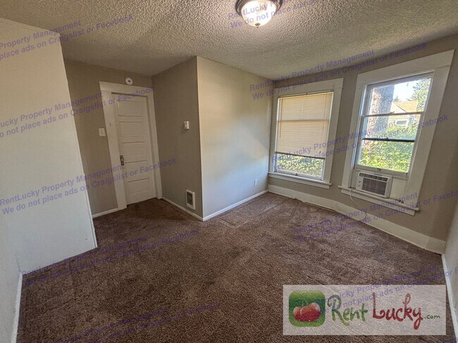 Building Photo - Singh Tacoma 4-Plex