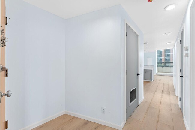 Building Photo - 689 Marin Blvd