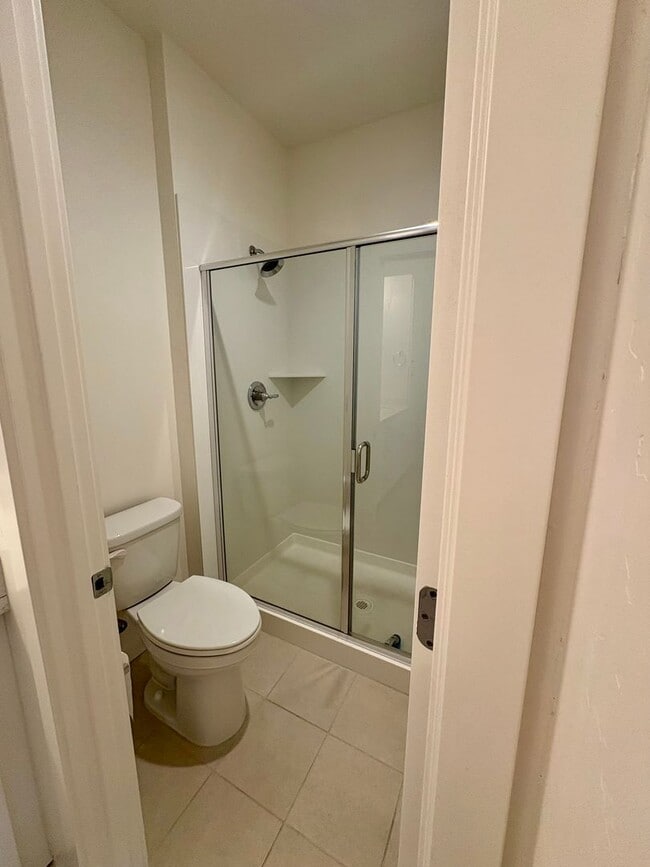 Building Photo - Vibrant 3 story 2bed/2.5bath home at the Mill at Broadway