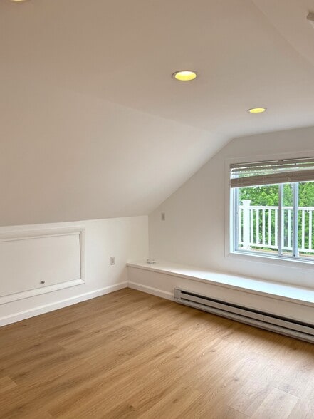 Building Photo - 23 Rendall Pl