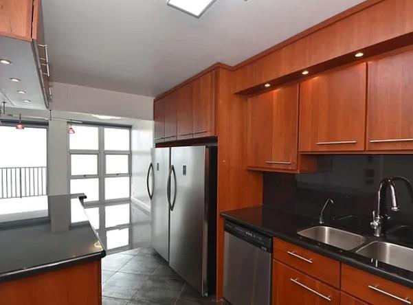 Building Photo - 531 N Ocean Blvd