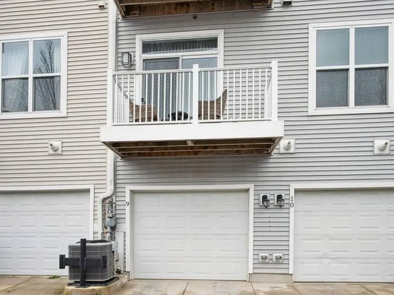 Building Photo - 2517 Sayles Pl SE