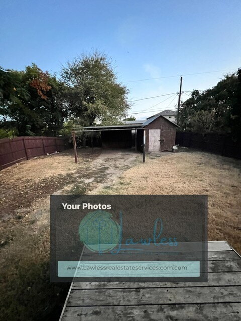 Building Photo - Charming 2-bedroom, 1-bath duplex with large fenced in yard.