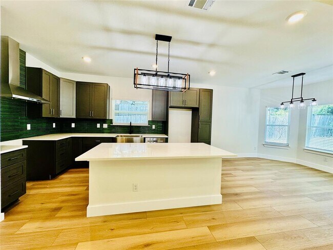 Building Photo - 15113 N Flamingo Dr