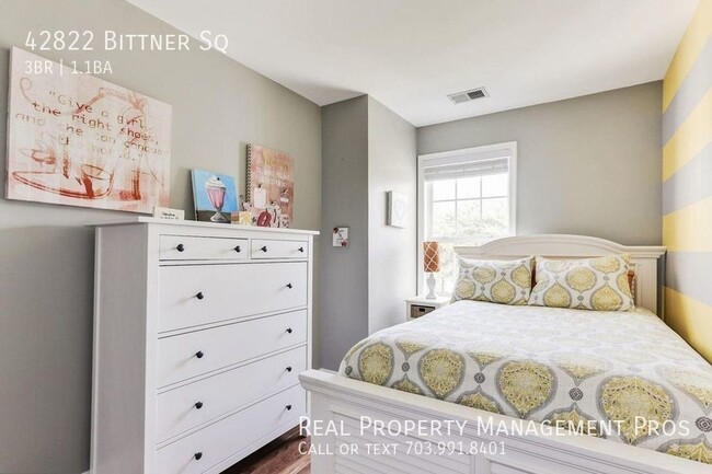 Building Photo - 42822 Bittner Square