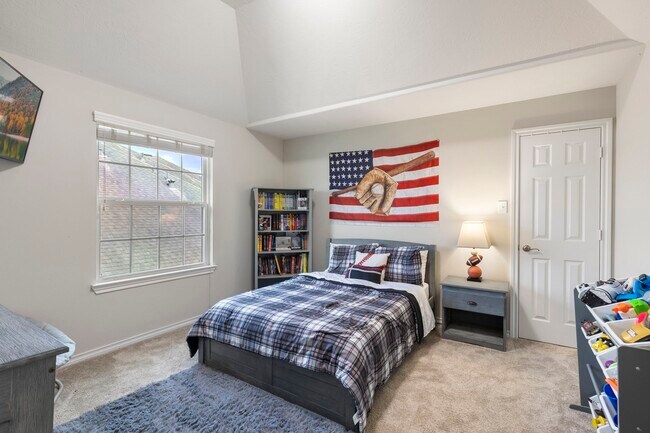 Building Photo - 6223 Pinewood Heights Dr