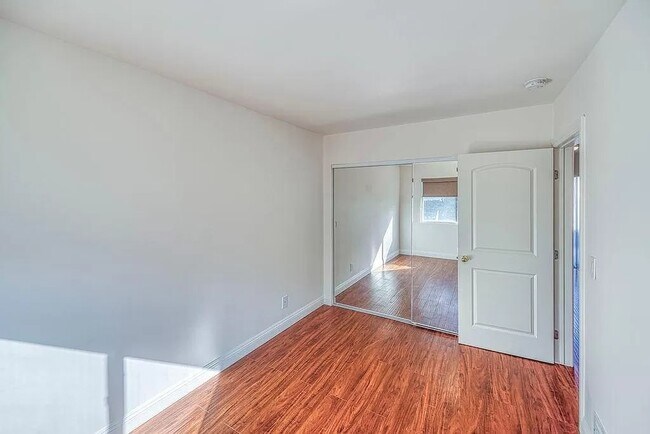 Building Photo - 1588 W 36th St