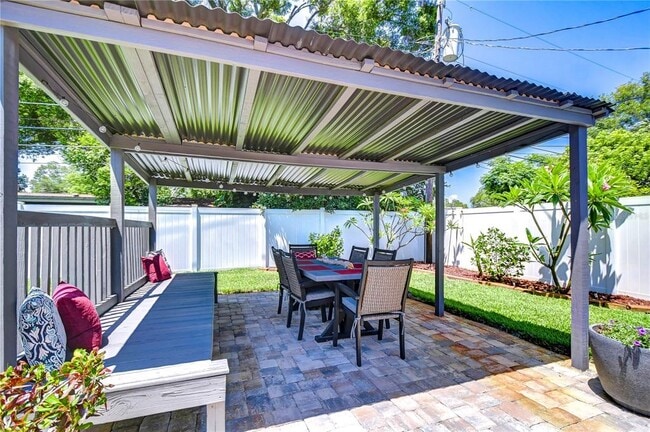 Building Photo - 5635 24th Ave N