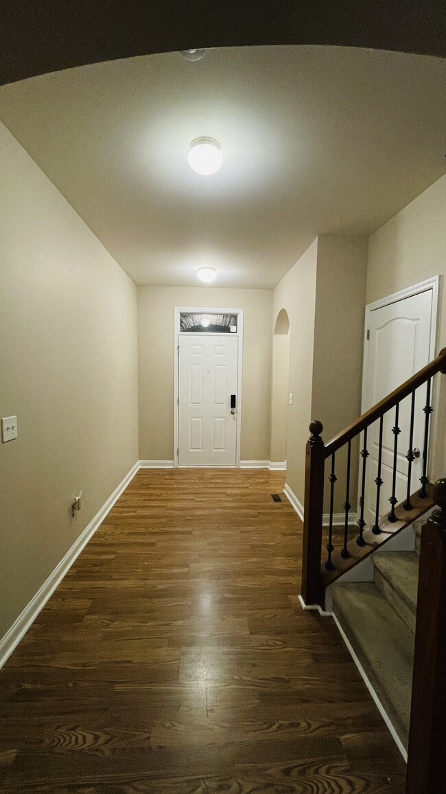 Building Photo - 16300 Brookfield View Ct