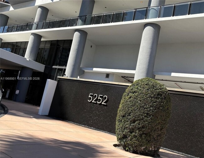 Building Photo - 5252 NW 85th Ave