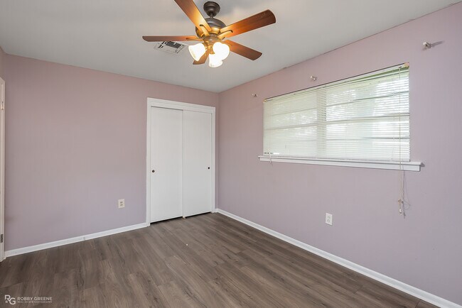 Building Photo - 633 W McKinley Ave