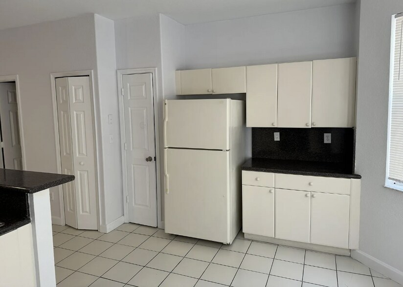 Building Photo - 3516 Shoma Dr