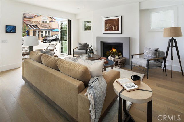 Building Photo - 411 39th St