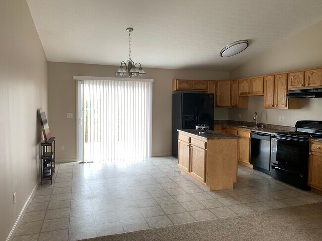 Open floorplan and cathedral ceiling - 6869 Gordon Blvd