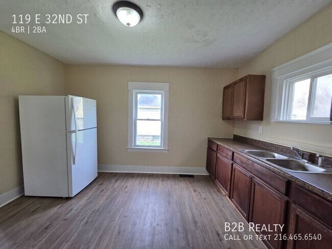 Building Photo - 119 E 32nd St