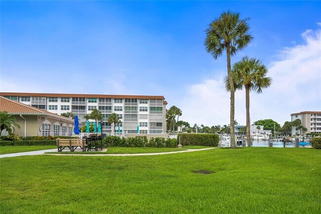Building Photo - 2809 Florida Blvd