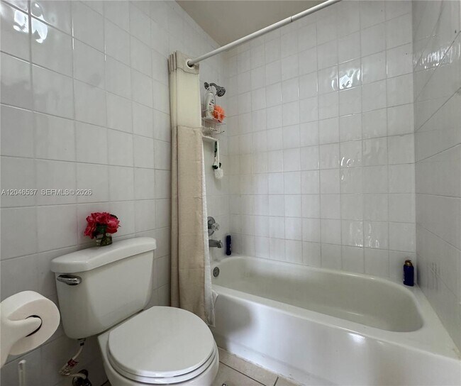 Building Photo - 2365 W 74th St