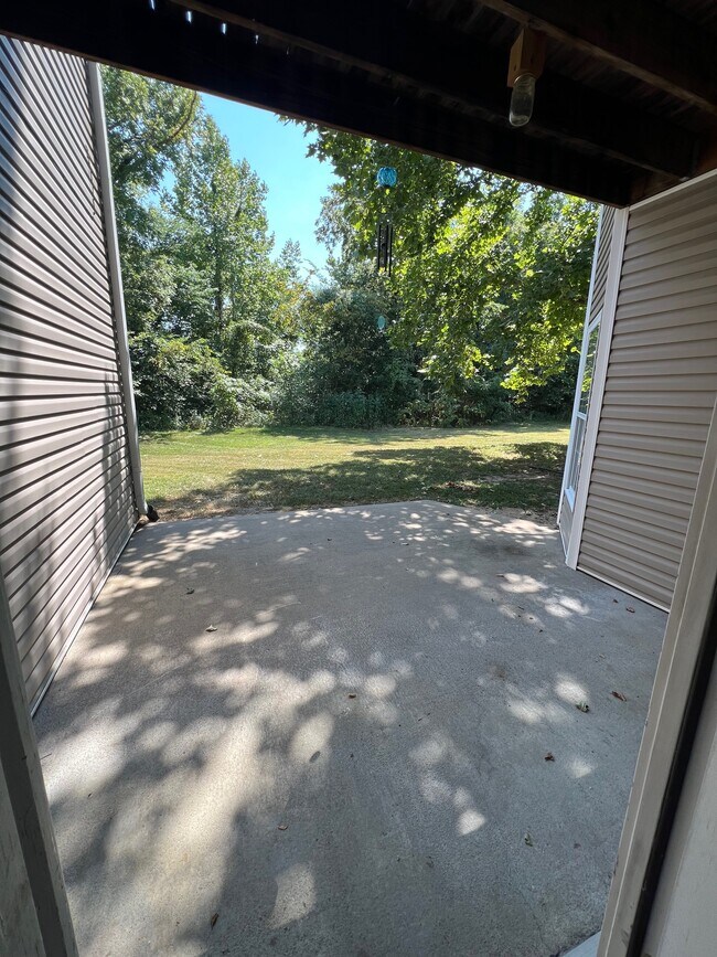 Building Photo - 1814 Villa Dr