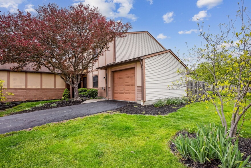 Building Photo - 700 Alta View Ct