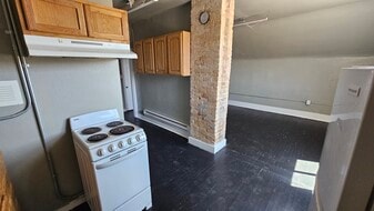 Building Photo - 1314 E Evans Ave