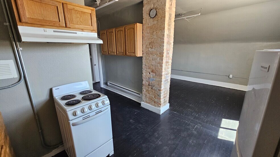 Primary Photo - 1314 E Evans Ave