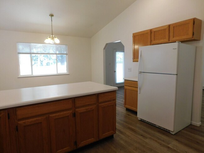 Building Photo - Spacious Home in N Grand Junction