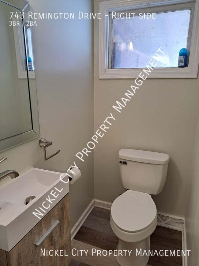 Building Photo - 743 Remington Dr