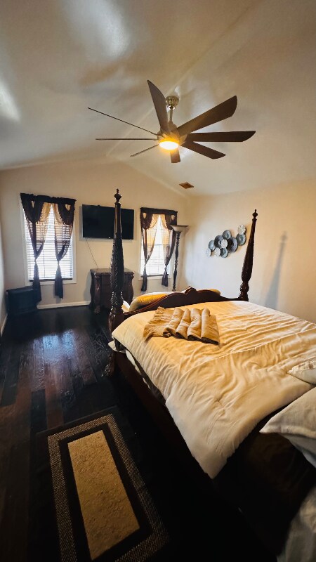 Building Photo - 530 Barclay Ct