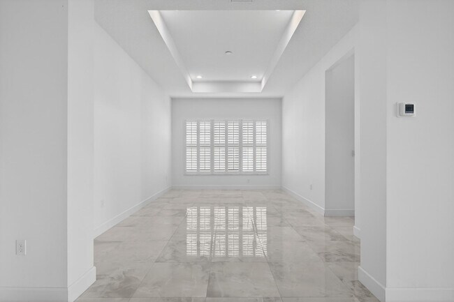 Building Photo - 11965 SW Sandy Bay Cir