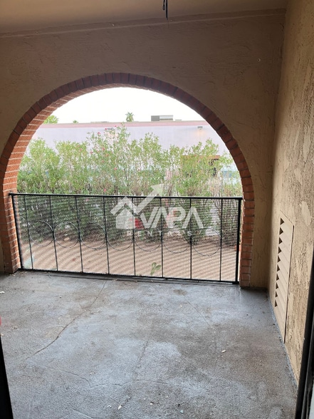 Building Photo - 6311 N Barcelona Ct