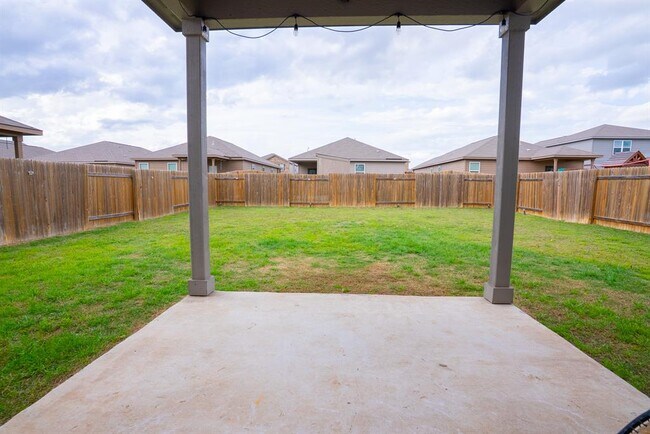 Building Photo - 212 Star Spangled Dr