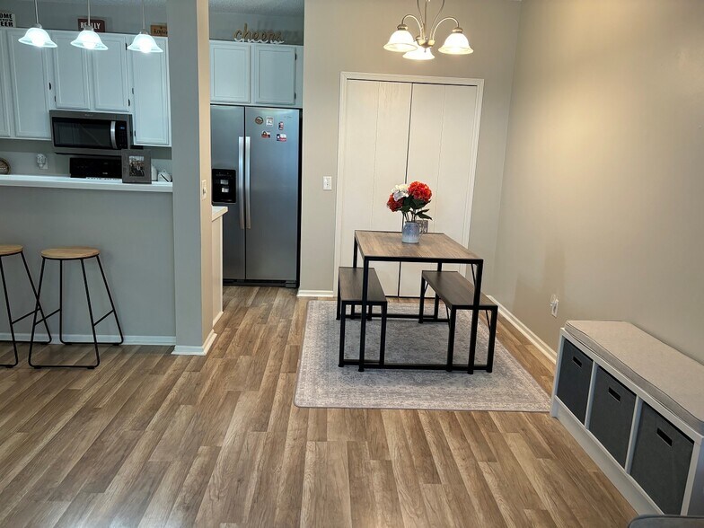Building Photo - 15503 Garnet Way