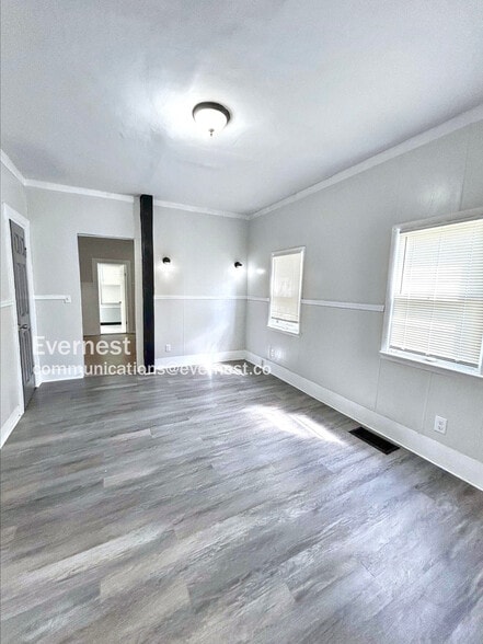 Building Photo - 14917 Darwin Ave