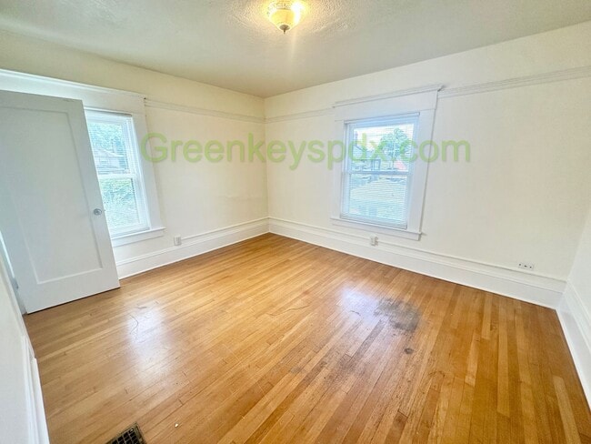 Building Photo - Gorgeous Top Level of Huge Craftsman House!
