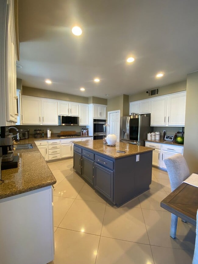 Building Photo - 14660 Meadowsweet Dr