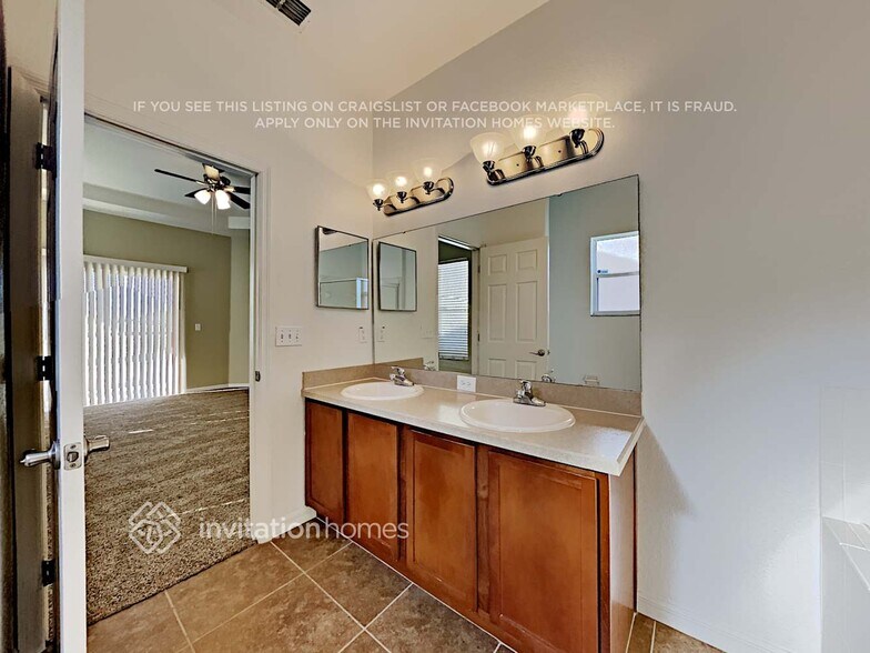Building Photo - 4681 Mandolin Loop